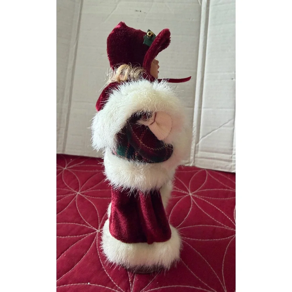 Vintage Christmas Caroler Figurine Burgundy Velvet Faux Fur Victorian 8.5